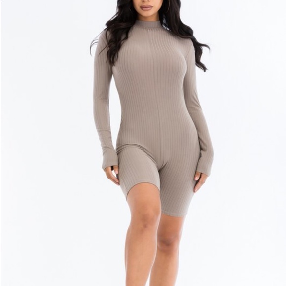 Taupe Ribbed Mock Neck Romper - Picture 3 of 5